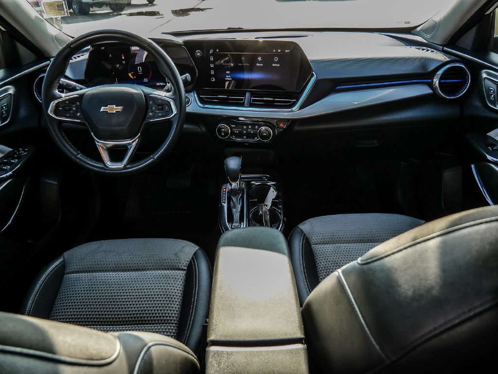 Used 2024 Chevrolet Trax LT w/ Driver Confidence Package FWD image 21