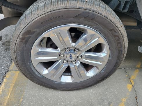 Used 2020 Ford F150 Lariat w/ Equipment Group 502A Luxury image 5