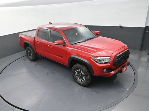 Used 2022 Toyota Tacoma TRD Off-Road w/ Technology Package AWD/4WD image 22