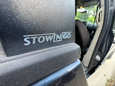 Used 2014 Dodge Grand Caravan SXT FWD image 34