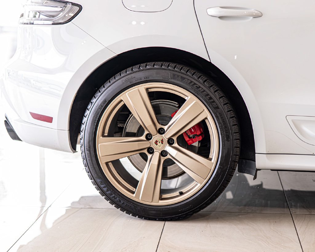 Used 2023 Porsche Macan GTS w/ Premium Package Plus AWD/4WD image 11