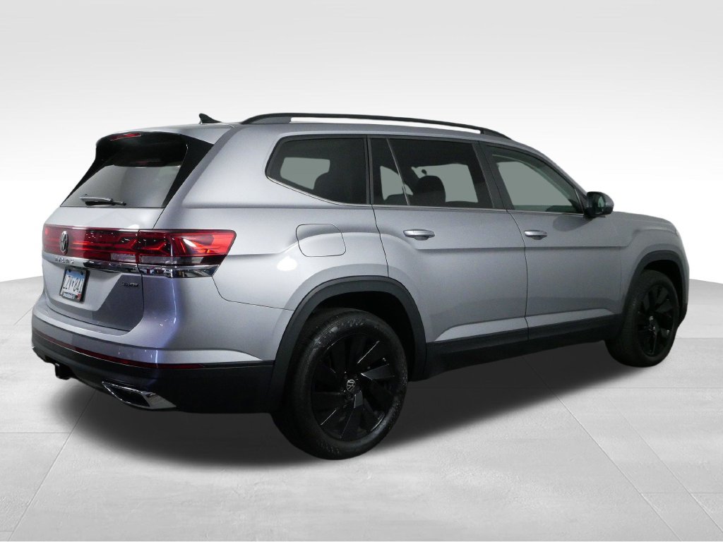 Used 2024 Volkswagen Atlas SE w/ Panoramic Sunroof Package AWD/4WD image 10