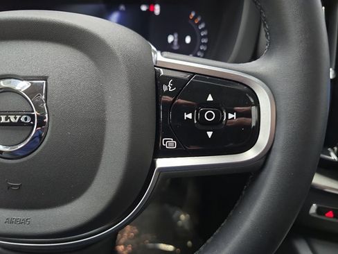 Used 2025 Volvo XC60 B5 Plus AWD/4WD image 22