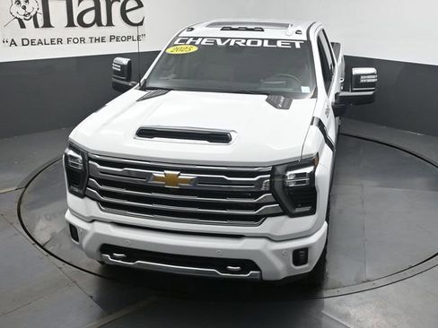 Used 2025 Chevrolet Silverado 2500 High Country w/ High Country Premium Package AWD/4WD image 43