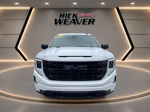 Used 2024 GMC Sierra 1500 Elevation w/ LPO, Elevation Black Package AWD/4WD image 10