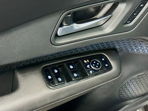 Used 2023 Nissan Ariya AWD image 15