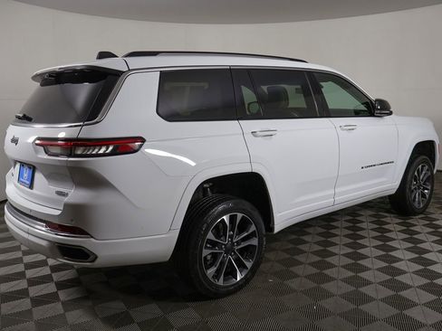 Used 2023 Jeep Grand Cherokee L Overland w/ Advanced Protech Group III AWD/4WD image 16