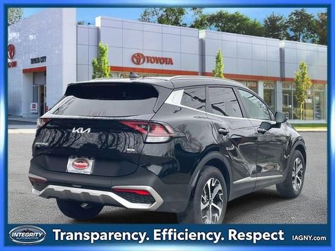 Used 2023 Kia Sportage EX image 6