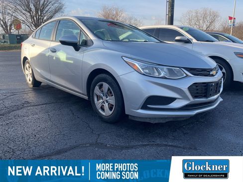 Used 2017 Chevrolet Cruze LS image 1