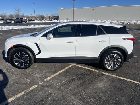 Used 2025 Chevrolet Blazer EV LT image 3