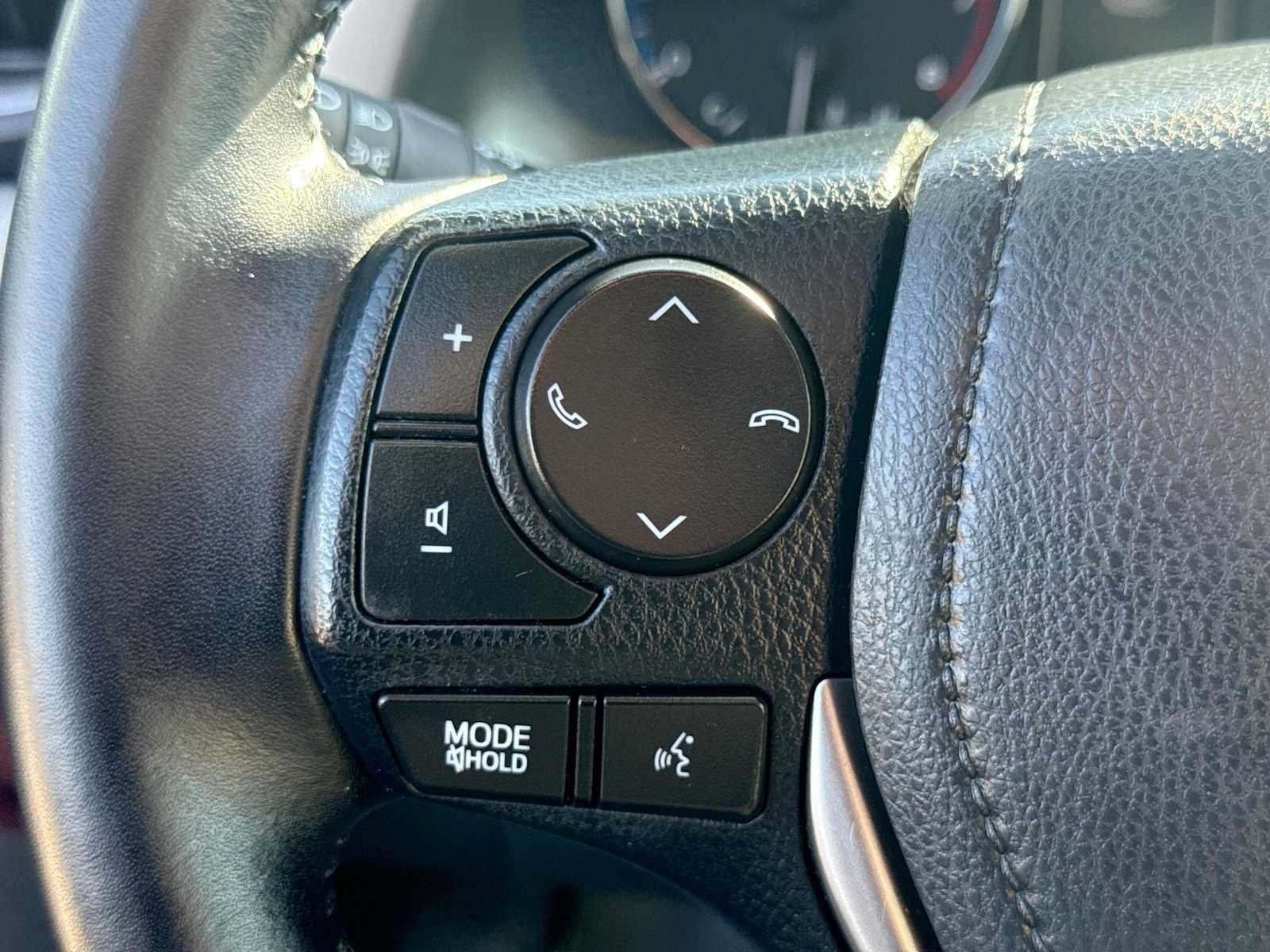 Used 2016 Toyota RAV4 Limited AWD/4WD image 23