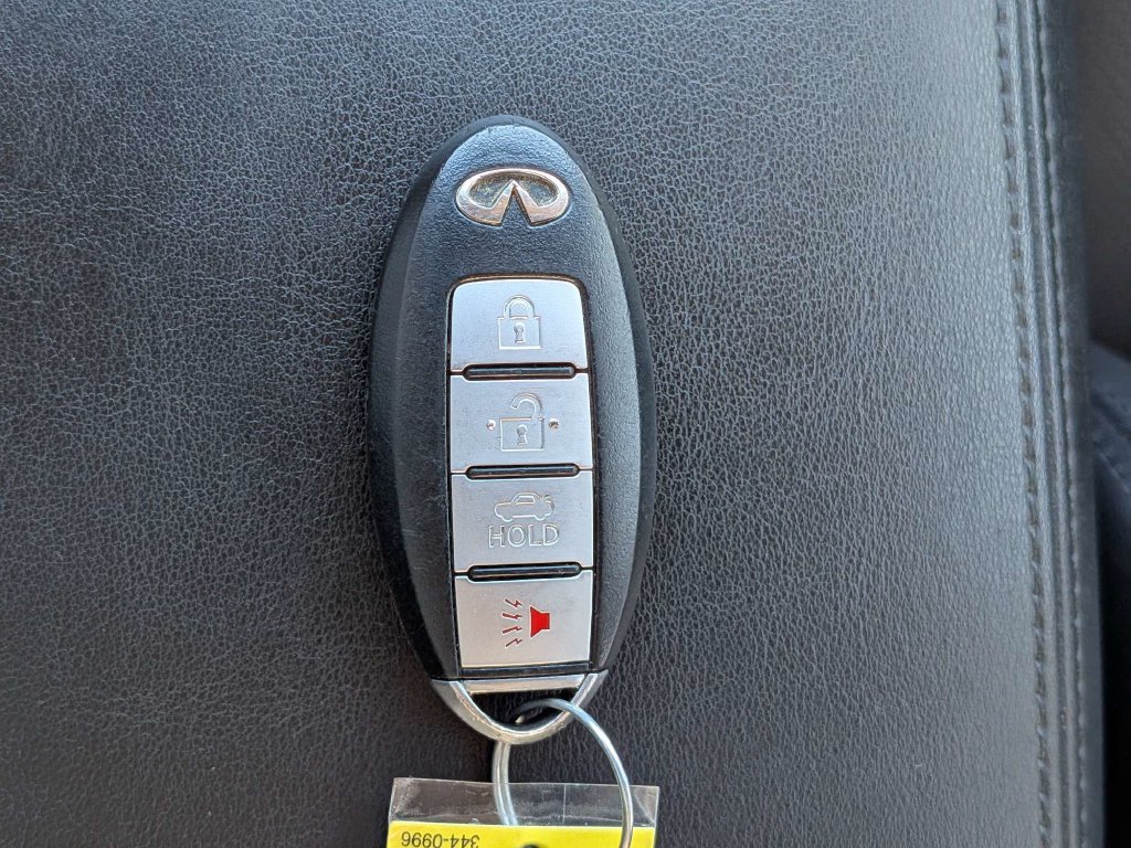 Used 2015 INFINITI Q40 w/ Navigation Package RWD image 29
