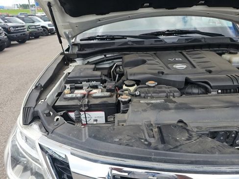 Used 2017 Nissan Armada Platinum w/ Captain Seat Package RWD image 23