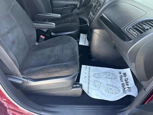 Used 2017 Dodge Grand Caravan SE FWD image 48