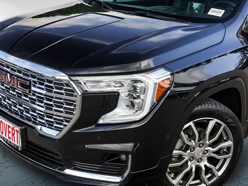 Used 2022 GMC Terrain Denali w/ Denali Premium Package AWD/4WD image 3