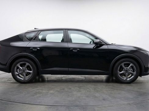 Used 2025 Kia K4 LXS FWD image 11