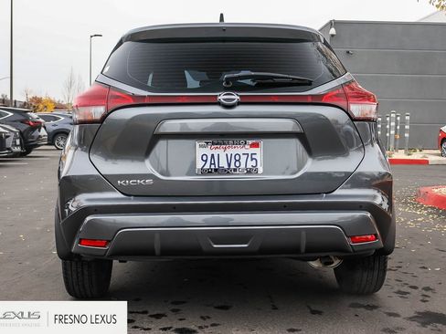 Used 2022 Nissan Kicks S image 5