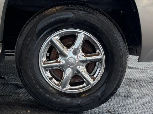 Used 2000 Cadillac Escalade Luxury image 8