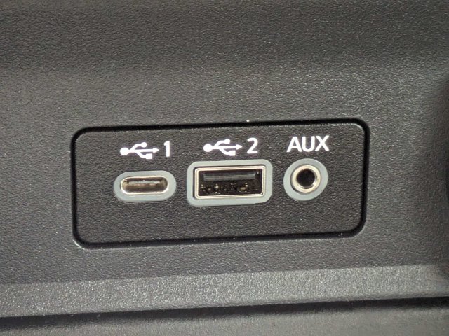 Used 2025 Nissan Sentra SR w/ SR Premium Package FWD image 22
