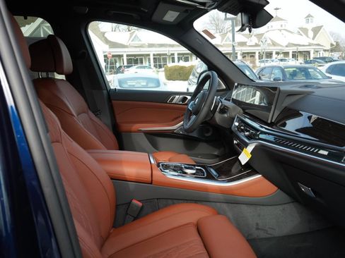 New 2026 BMW X5 M60i image 7