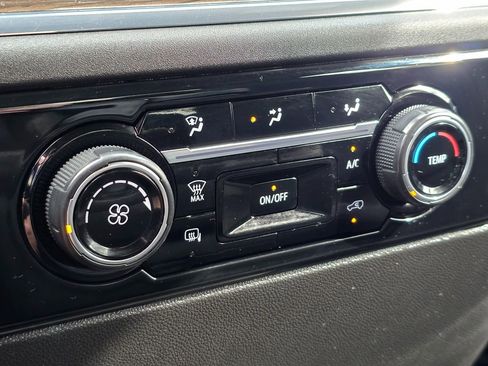 Used 2024 Chevrolet Silverado 3500 LT image 37