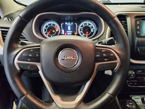 Used 2016 Jeep Cherokee Latitude w/ Safety/Convenience Group image 16