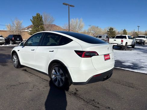 Used 2022 Tesla Model Y Long Range image 6