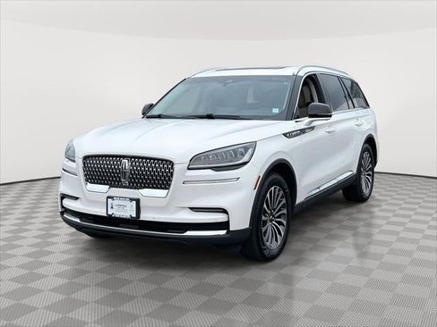 Used 2022 Lincoln Aviator Reserve w/ Elements Package Plus image 3