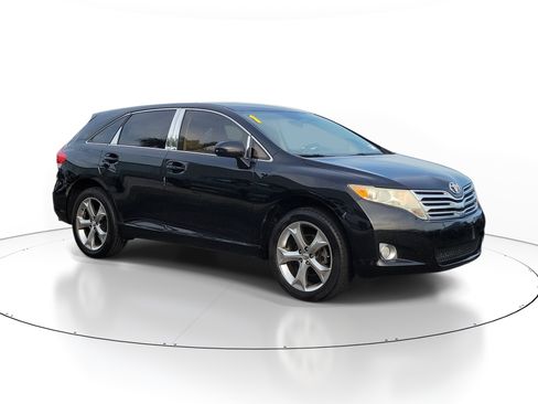 Used 2011 Toyota Venza FWD image 3