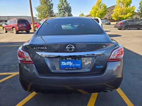 Used 2013 Nissan Altima 2.5 S FWD image 4