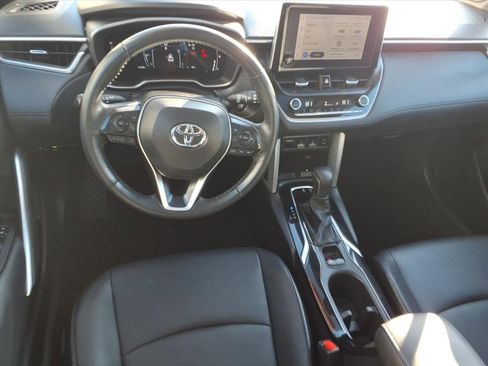 Used 2024 Toyota Corolla Cross XLE image 10