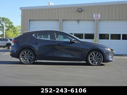 Used 2023 MAZDA MAZDA3 s FWD image 8