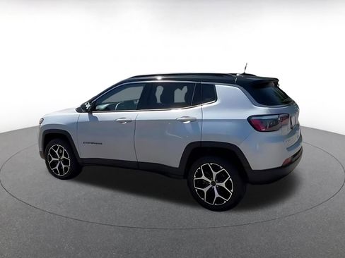 Used 2025 Jeep Compass Limited AWD/4WD image 10