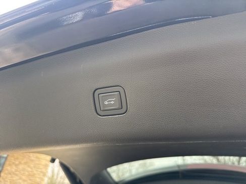 Used 2024 Buick Enclave Premium image 36