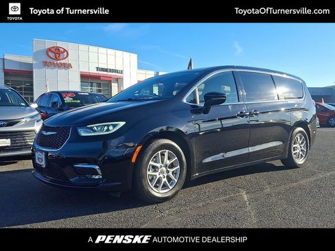 Used 2025 Chrysler Pacifica Select FWD image 1