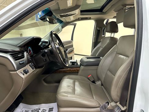 Used 2018 Chevrolet Suburban Premier image 25