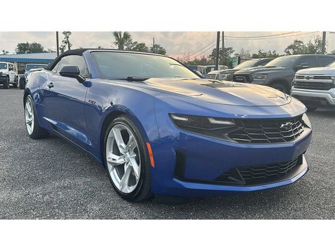 Used 2021 Chevrolet Camaro LT RWD image 7