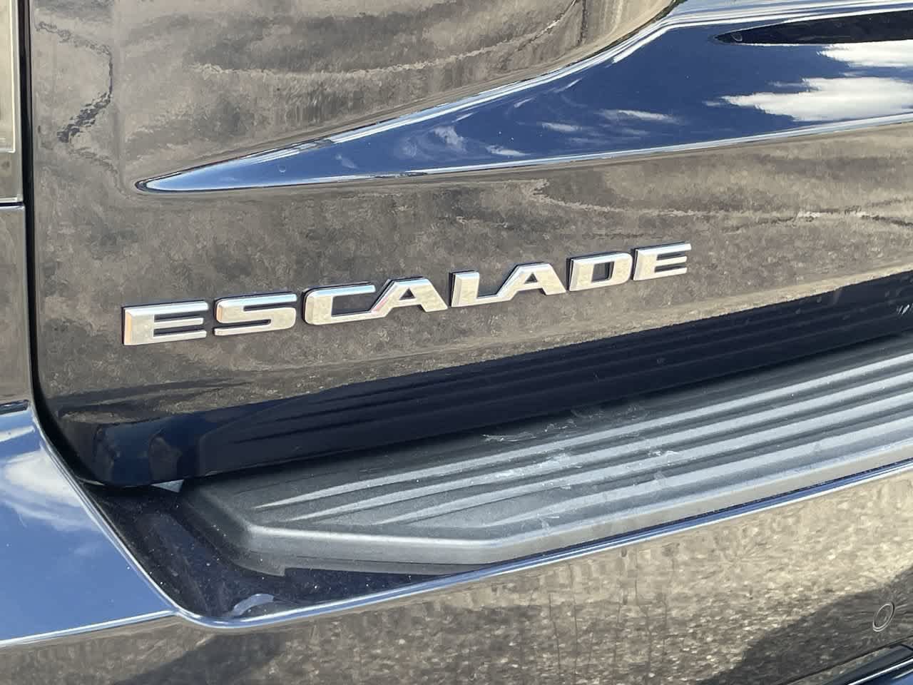 Used 2021 Cadillac Escalade ESV Premium Luxury AWD/4WD image 44