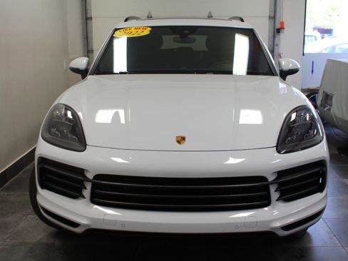 Used 2022 Porsche Cayenne Platinum Edition AWD/4WD image 2