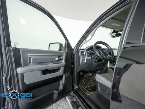 Used 2018 RAM 1500 Big Horn AWD/4WD image 9
