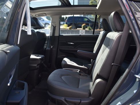 Certified 2024 Toyota Grand Highlander AWD image 20
