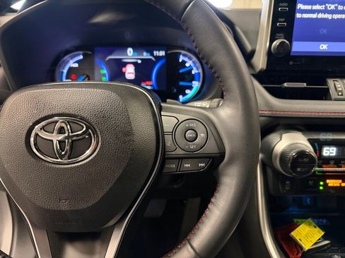 Used 2022 Toyota RAV4 XSE w/ Premium Package AWD/4WD image 23