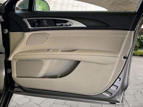 Used 2018 Lincoln MKZ Reserve w/ Climate Package FWD image 14