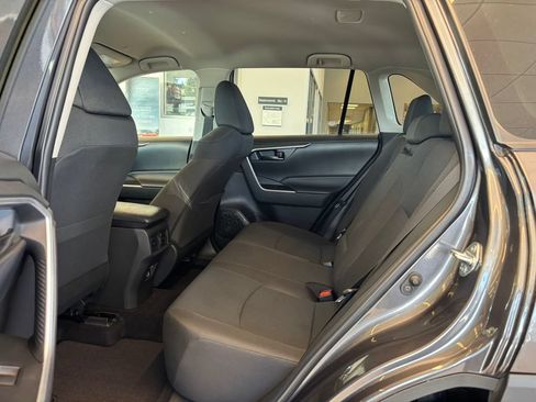 Used 2023 Toyota RAV4 LE AWD/4WD image 26