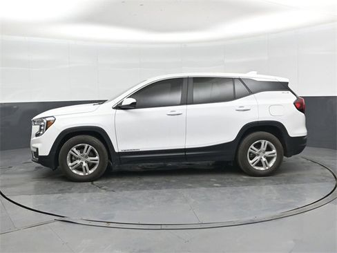 Used 2024 GMC Terrain SLE image 7