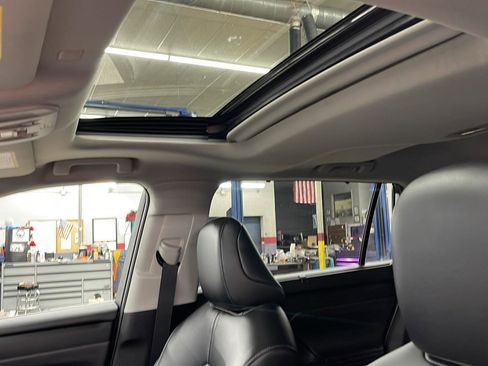 Used 2022 Toyota Highlander XLE image 16