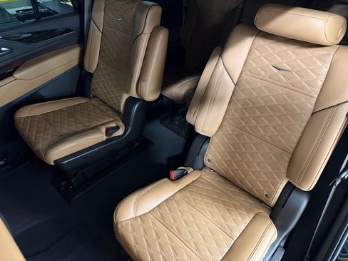 Used 2021 Cadillac Escalade Sport AWD/4WD image 25