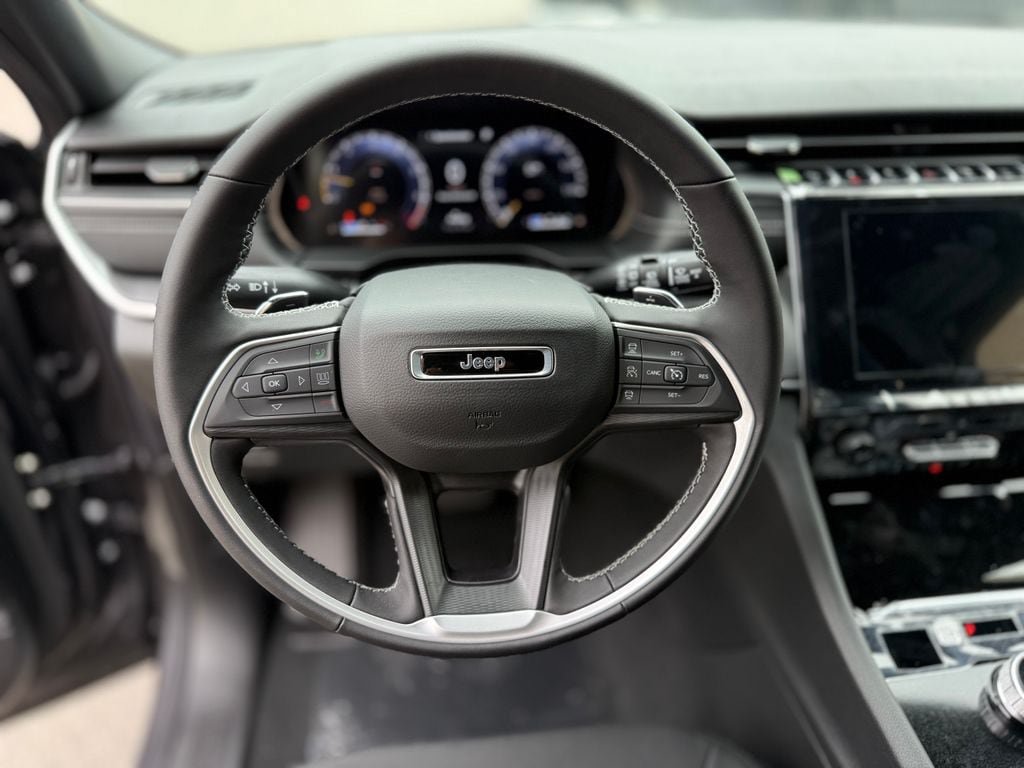 New 2026 Jeep Grand Cherokee 4WD image 6