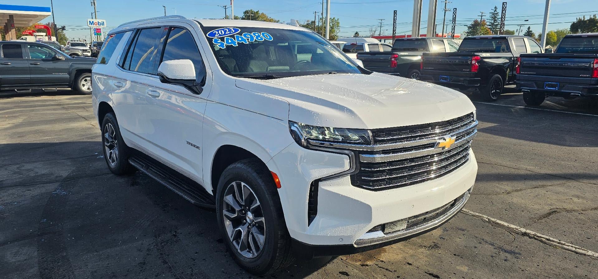 Used 2023 Chevrolet Tahoe LT w/ Luxury Package AWD/4WD image 1
