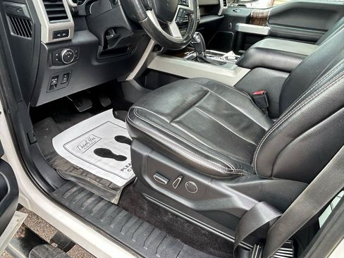 Used 2018 Ford F150 Lariat w/ Equipment Group 501A Mid AWD/4WD image 10